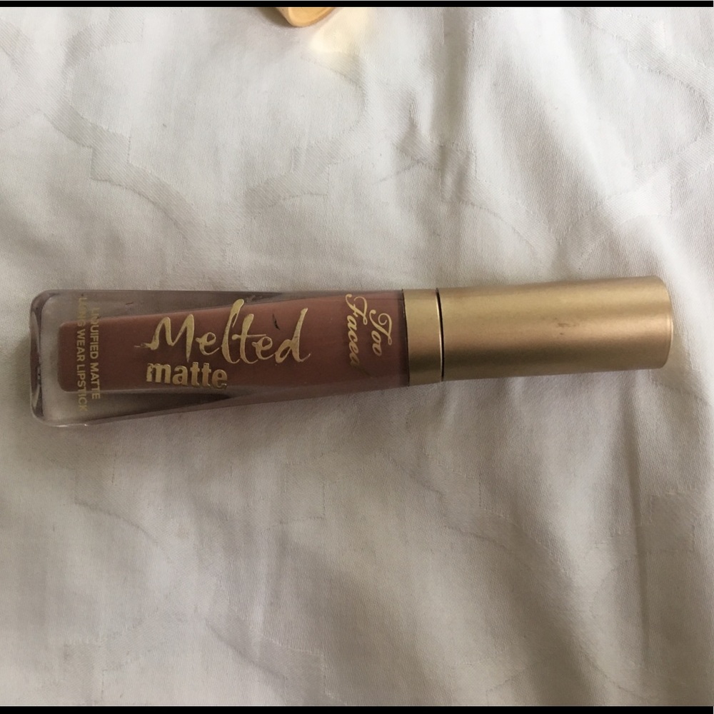 Too faced, melted matte lipstick